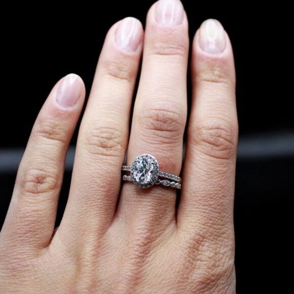 1.5 ct Oval Halo Moissanite Cubic Zirconia Wedding Set Ring Size 7 - Picture 10 of 11